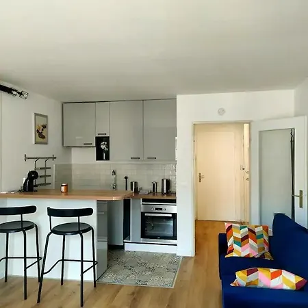 Charmant Studio דירה